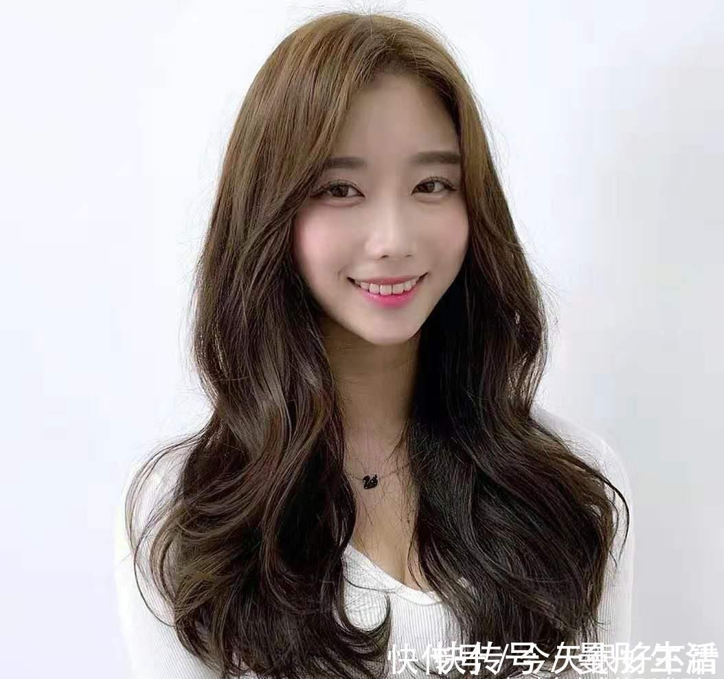 短发|女人是留长发好看,还是短发好看?只要你喜欢,别人看着好看就香