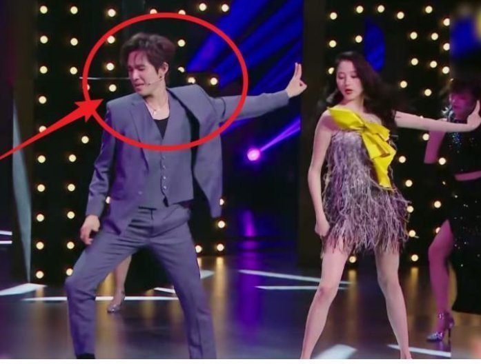 钟汉良|钟汉良关晓彤跳双人舞,切到特写镜头时,这身材我没看错吧?