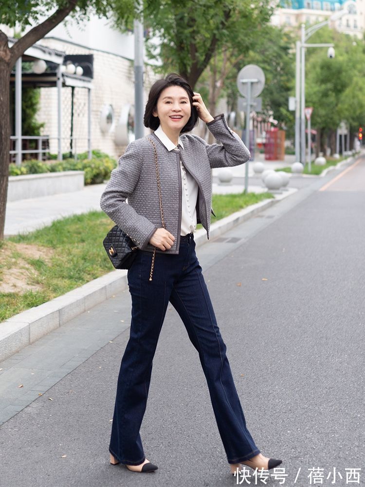 穿搭|女人到了四五十岁，秋天穿外套选这6件超百搭，得体时髦又显气质