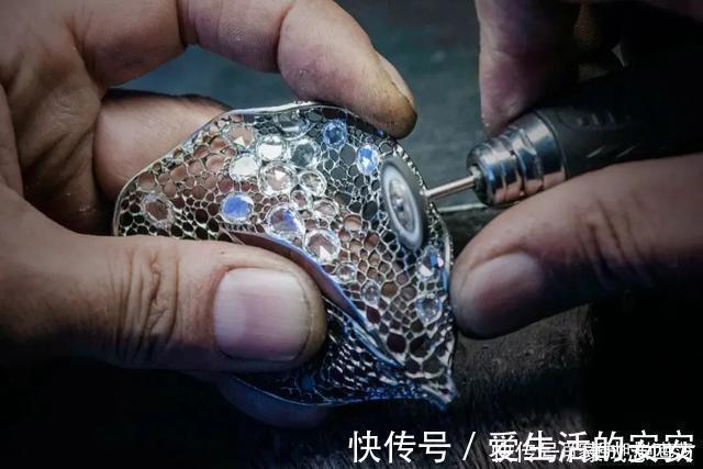 梵克雅宝#看着这些高级珠宝上的蝴蝶,我就知道我的少女心还在!