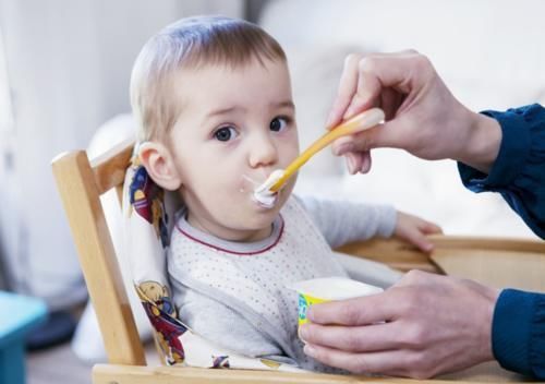 添加|宝宝什么时候可以尝试喝酸奶?添加时间有讲究,不少家长都没注意