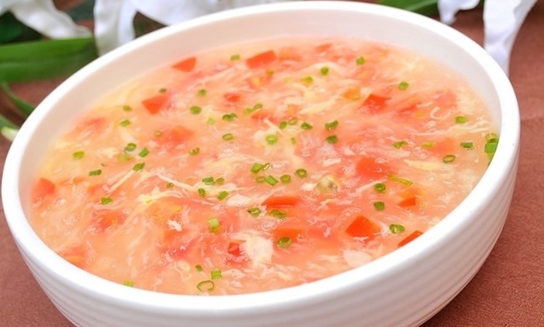 做蛋花汤,蛋液下锅前先做一步,蛋花均匀细腻,香浓又粘稠,好喝