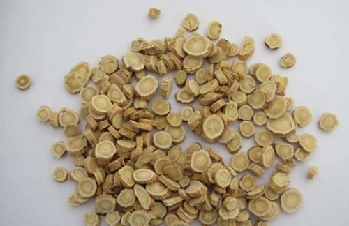 黄芪|黄芪泡水喝虽好，并不适合所有人，有2种人可能要尽量少喝些