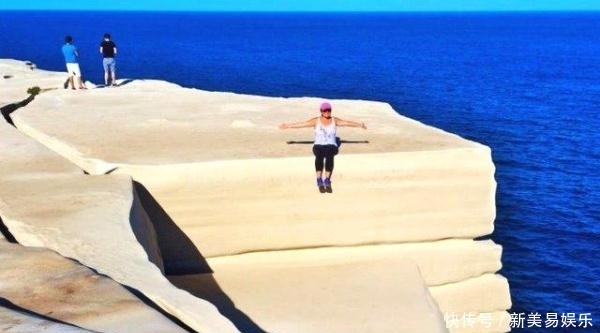 都知道澳大利亚这蛋糕悬崖很危险,为何大家一而再再而三的跑去
