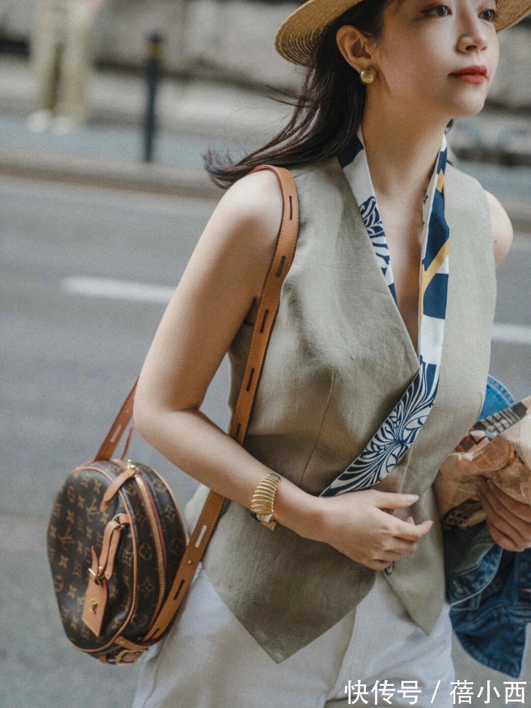 穿搭|跟着时尚博主三木来学马甲搭配,帅气时尚又洋气,怎么穿都不出错