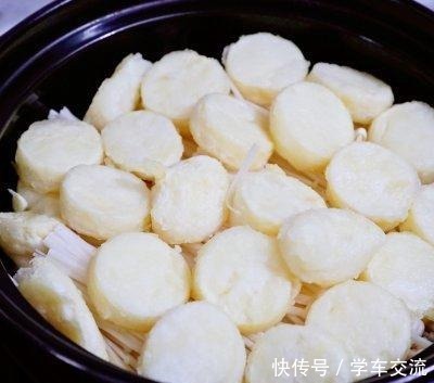 虾仁豆腐煲健康营养、不油不腻,一家人晚饭吃真舒服