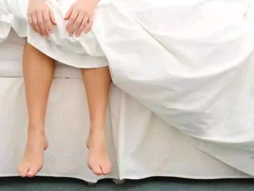 进入中年,起床时最好不要做这些“短命”的事,能改正的都要改了