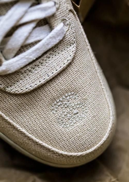 富婆 “富婆快乐鞋 2.0”!这颜值、这质感,小编只能祈祷别再涨价了!