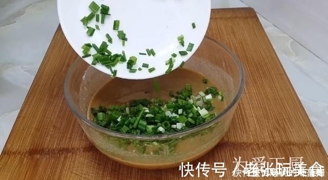 以后葱花饼别再买了,加2勺麻酱,不烫面不发面,比鸡蛋饼都好吃