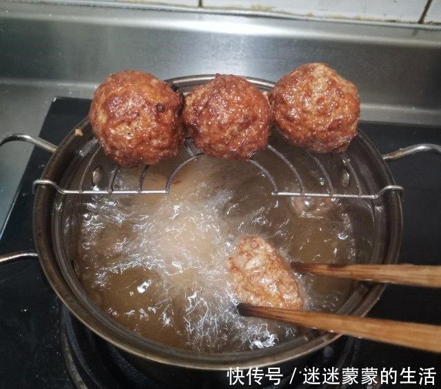 红烧狮子头，肉香四溢，美味下饭