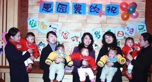 5胞胎|48岁孕妈生下5胞胎,80名家属到场,看到孩子性别后乐开了花
