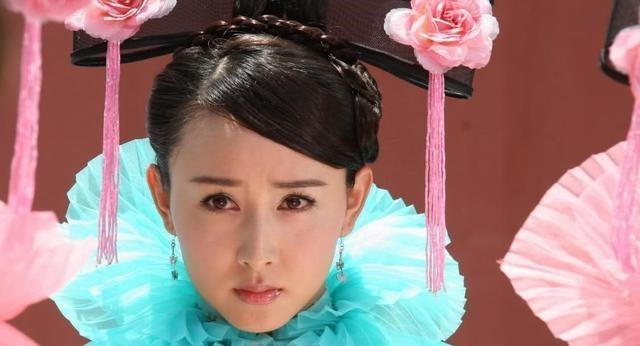 皇后|她是大清第一才女皇后，封号无人能及，死后儿子被“情敌”抚养！