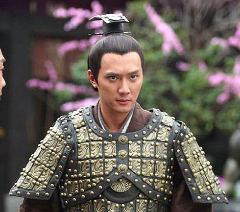 得罪邻居丢皇位,这两个历史故事告诉你出来混,迟早要还的