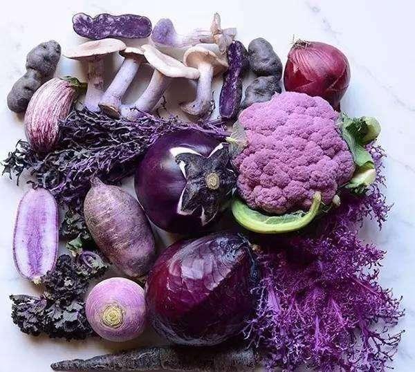 衰老|女性开始衰老，多有3个表现，少吃3物，多做3事，延缓衰老显年轻