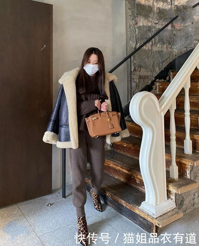 冬天穿什么裤子显高又显瘦?这条"奶奶裤"前来迎战,早穿早美