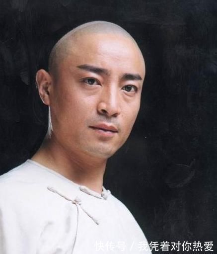 黄飞鸿|论黄麒英实战能力,苦修10年得少林精髓,恩师乃是“少林十虎”