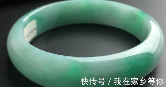 手镯 冰种翡翠手镯的几个保养方法,好好爱护手镯,看看你都做对了吗!