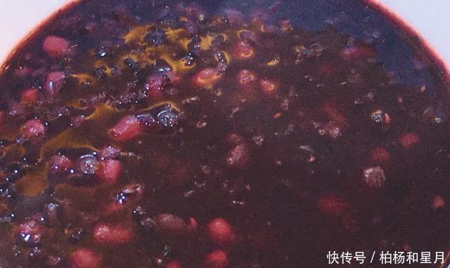红豆|黑米红豆粥,易于在家制作美味,不再需要在外面购买