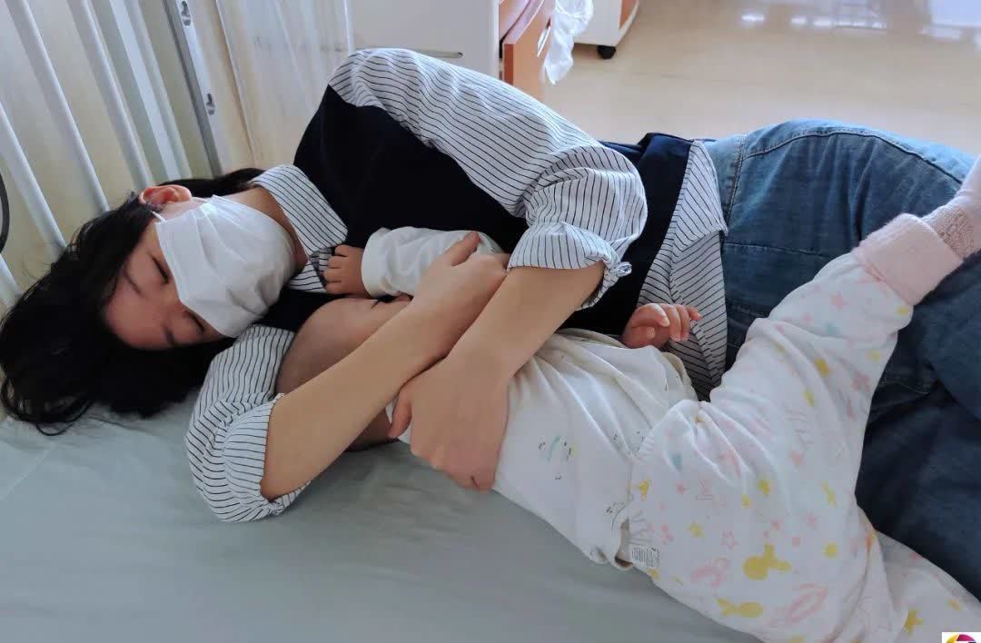 导管|小夫妻生了对龙凤胎,亲朋都来祝贺,谁知没高兴多久老大就出事了