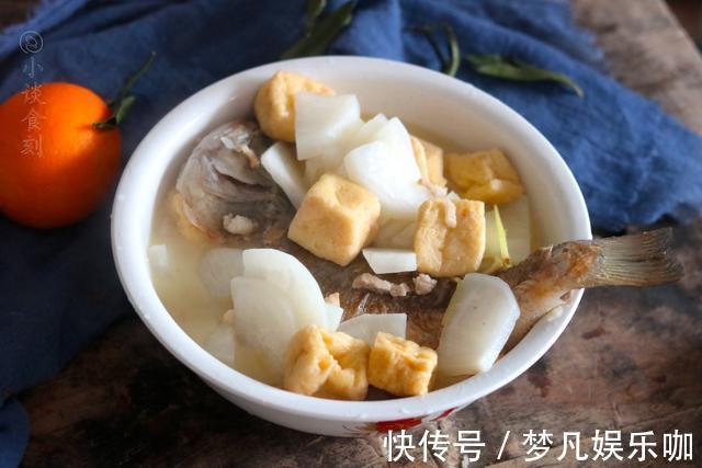 鲈鱼|煮的鲈鱼腥味重?试试这么做,三两下煮一锅,汤鲜肉嫩无腥味