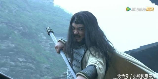 人认为|刘备称王，马超拜左将军，张飞拜右将军，那么究竟谁的官职大？