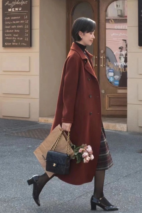 高跟鞋|不管20岁还是40岁,穿大衣少配打底裤,俗气还显老