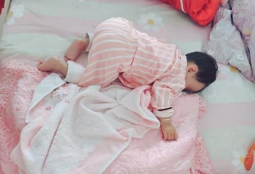宝宝|宝宝的3种睡姿要注意,可能影响智商和颜值,中招的家长快纠正