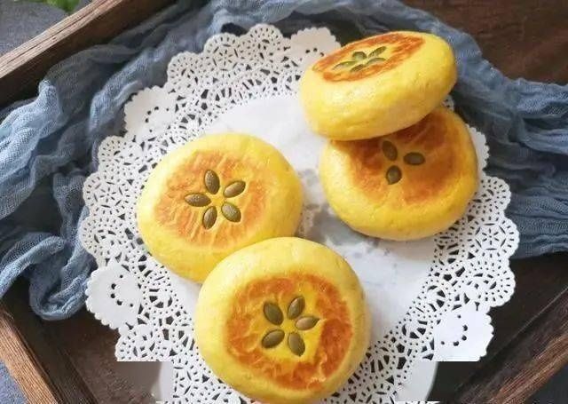 面团|自从学会它，再也不想买面包，平底锅就能做，暄软可口，越嚼越香