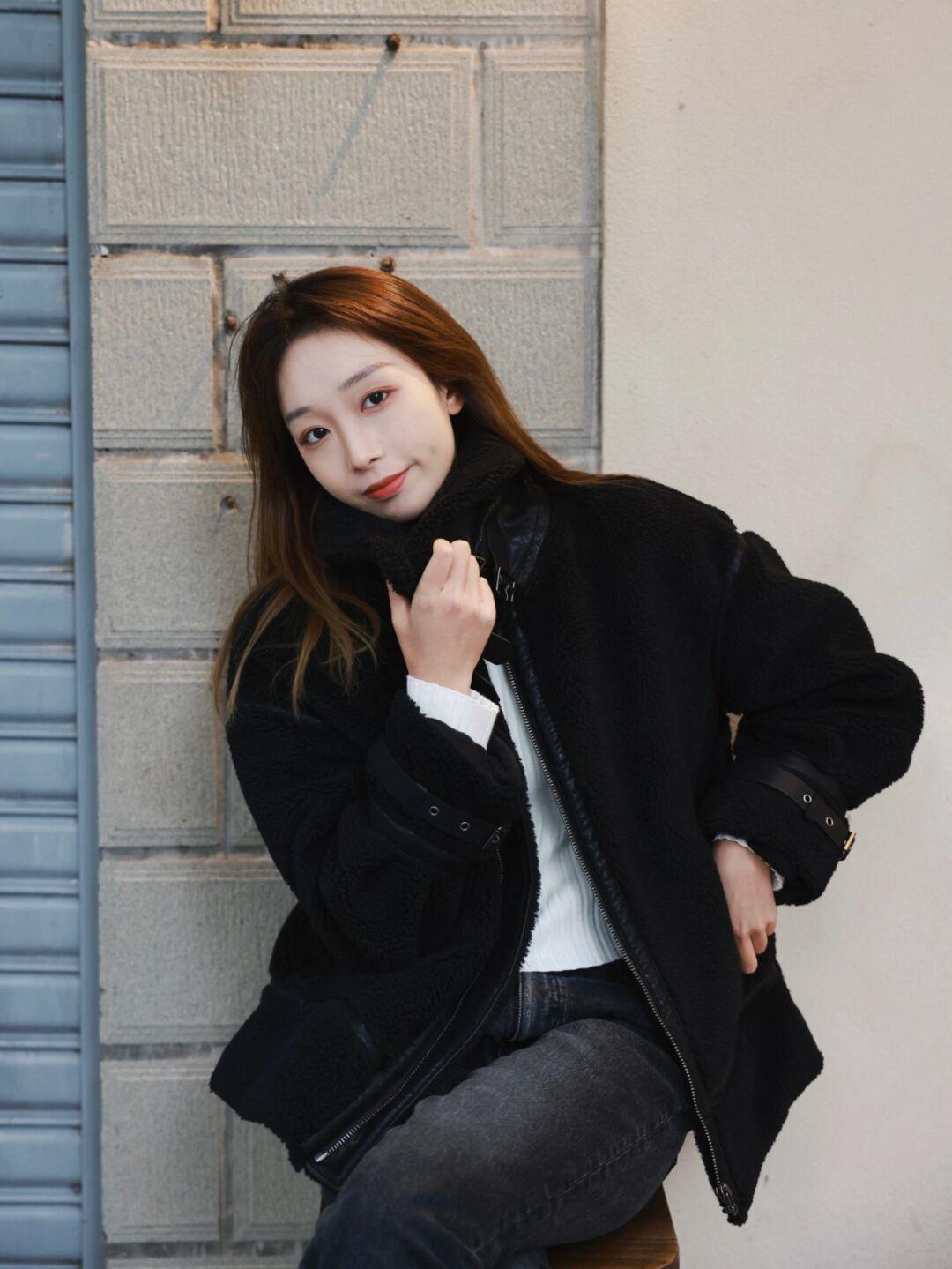 羊羔绒外套 软糯舒适的衣服又该安排起来了,这3款羊羔绒外套,冬天的味道