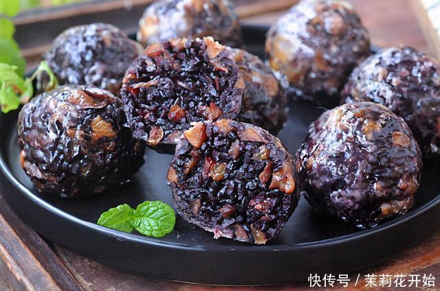 天冷,包子馒头靠边站早上多吃它,锅中一蒸,晶莹剔透香喷喷