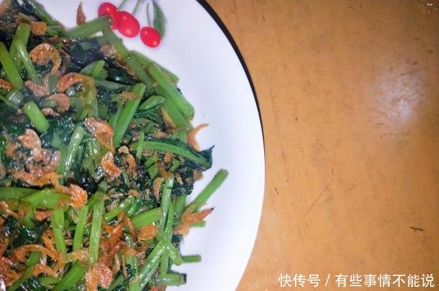 天冷了,常吃它,有润肺止咳功效,我家一周吃四次