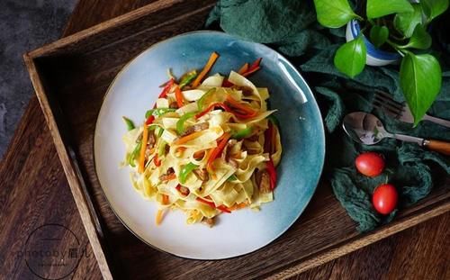 春天孩子補鈣，別只盯著牛奶，這菜含鈣高易吸收，多吃長個快！