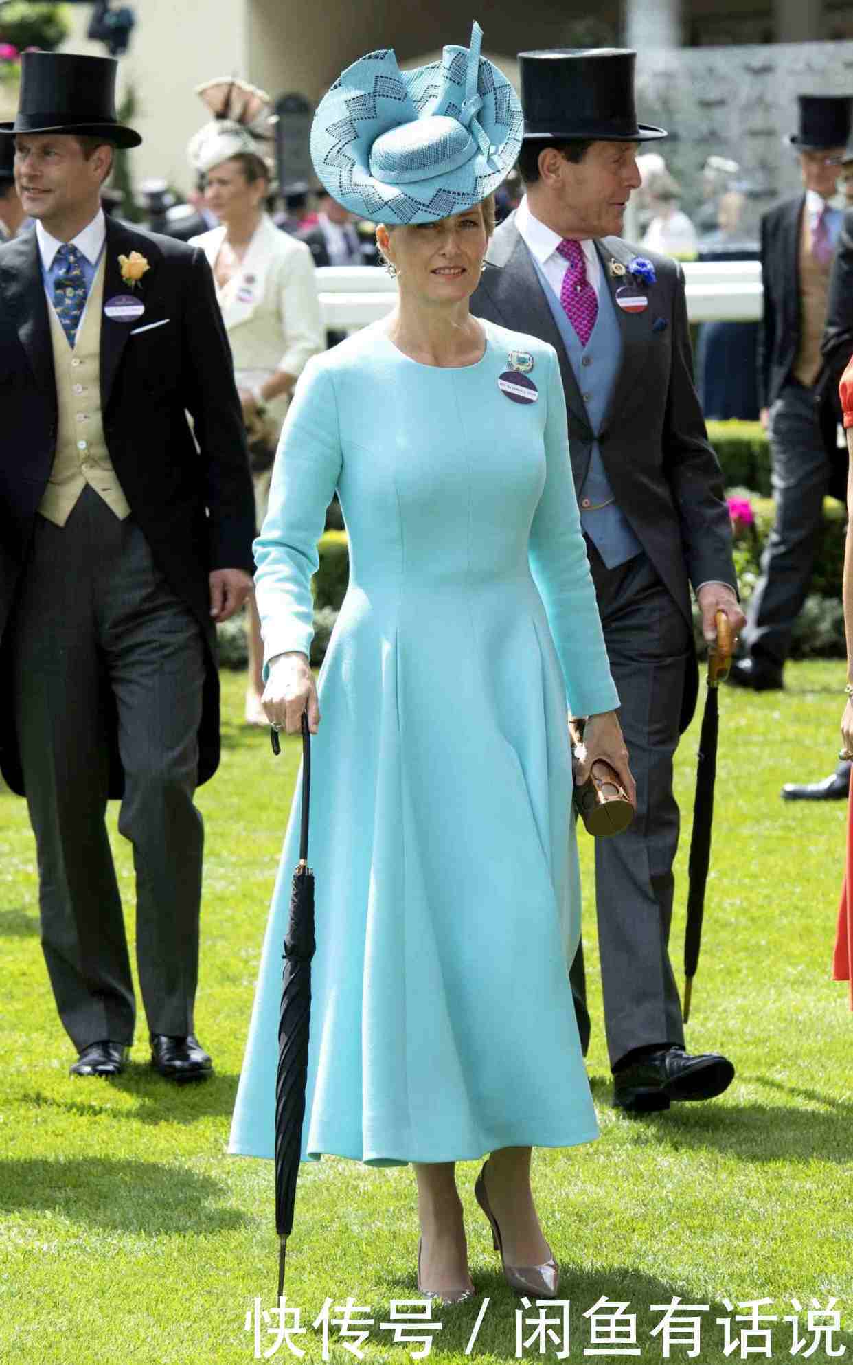用力过猛|英国皇室马会:上流贵妇们盛装亮相,还是简约大气的穿搭最显贵气
