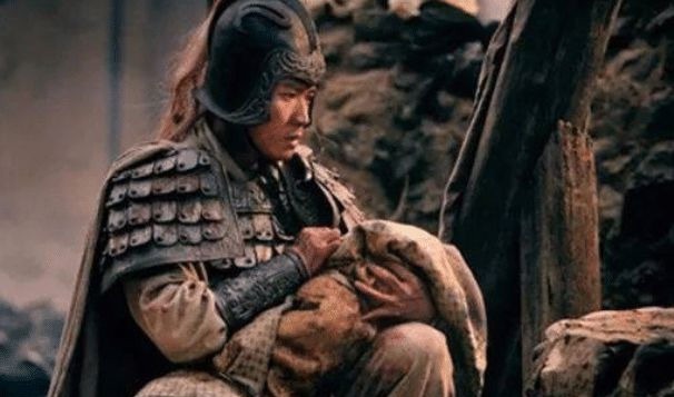 死在|三国演义同为英雄,为什么赵云突出重围,关羽死在了刀下