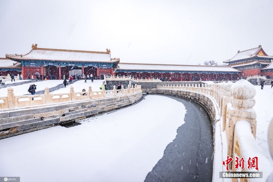 红墙|红墙碧瓦迎春雪 多图欣赏故宫雪中景