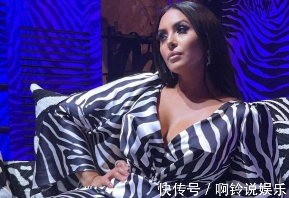 瓦妮莎|性感亮相，和男子貼臉拍照，科比妻子瓦妮莎為何不避嫌避免爭(zhēng)議