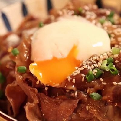 洋葱|日式肥牛盖饭