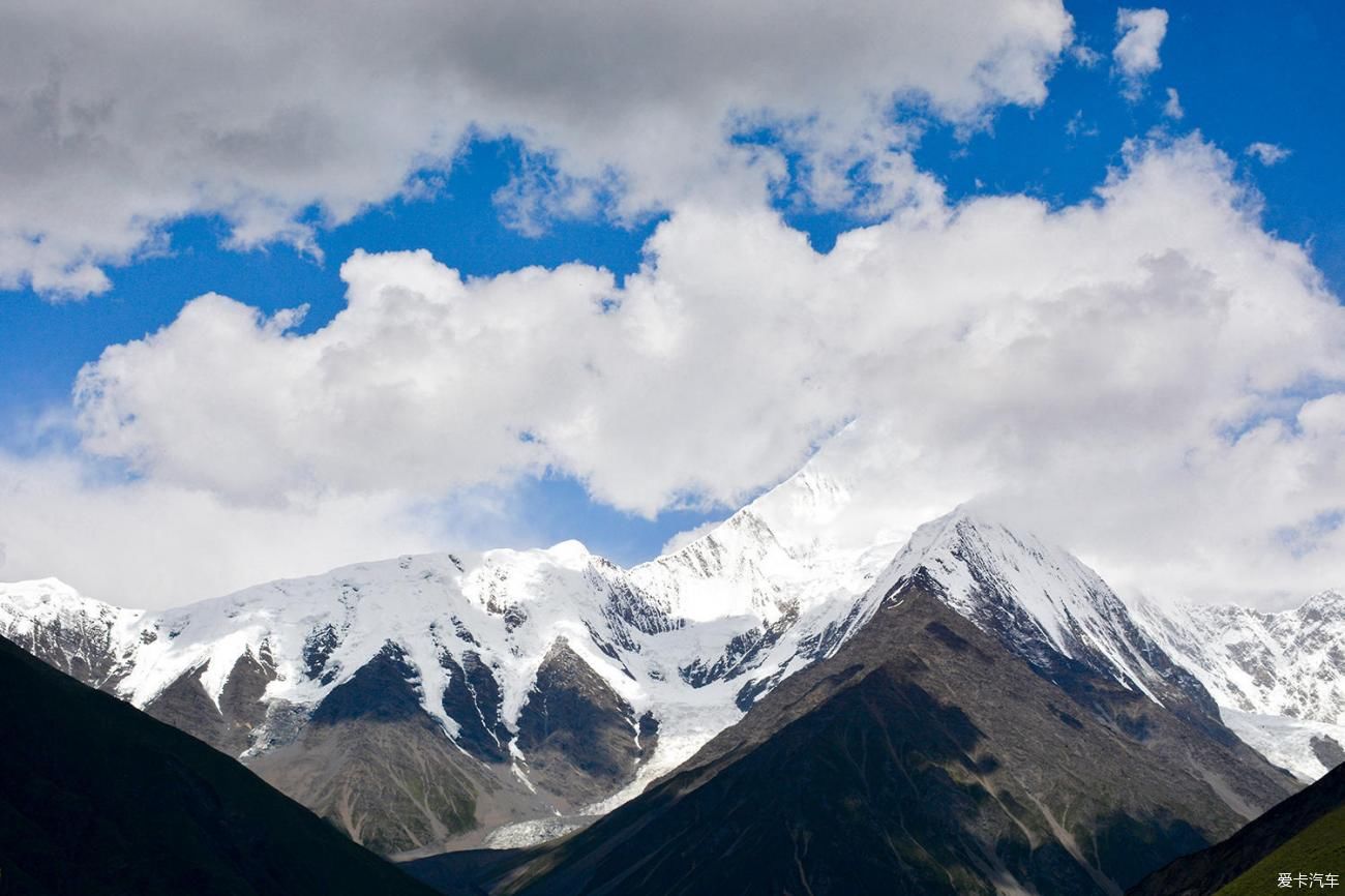 两个地方让我百去不厌，一个是四姑娘山，另一个就是贡嘎山！