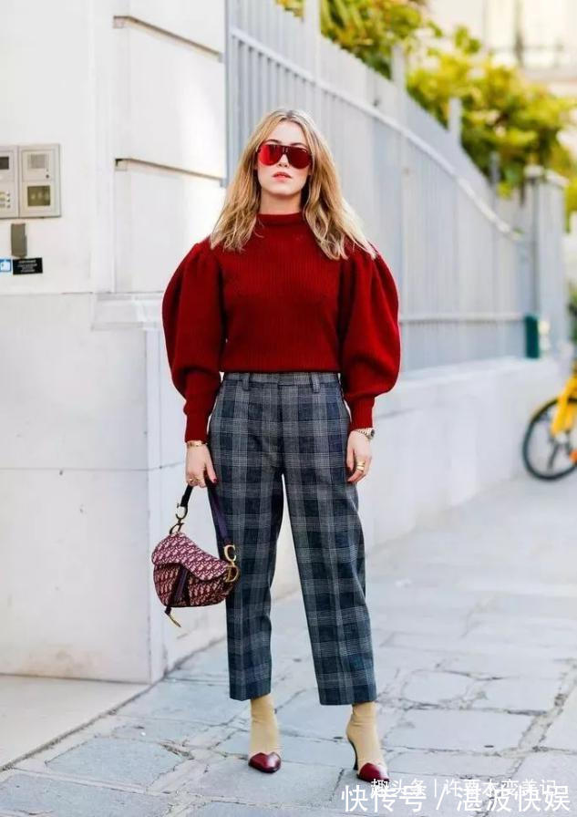 搭配 今秋火了一种穿法,叫“毛衣+奶奶裤”,保暖又时髦,谁穿谁好看