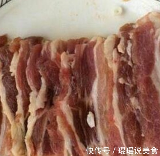 五花肉如此做,外脆里嫩,可以当主食还可以当零食,节日必备!