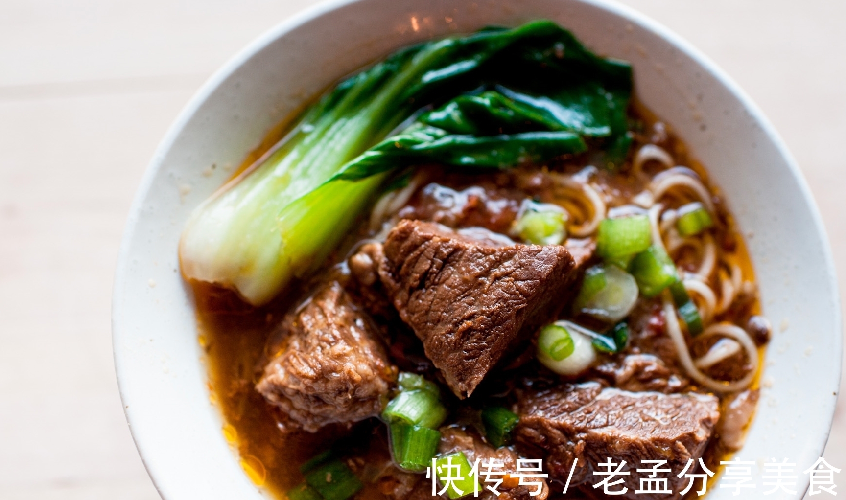 炖牛肉时,一直煮不烂?锅中放入“这味料”,牛肉软烂香喷喷!