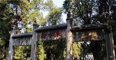 世界最大的家族墓地,坟冢超十万座,两千年来却乌鸦不栖蛇类远避