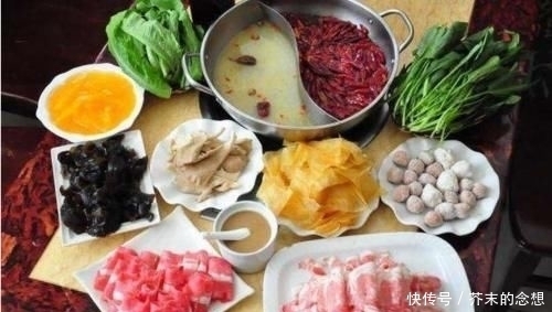 去海底捞吃饭,网友晒出账单,吐槽:我来吃饭,不是来享受服务的