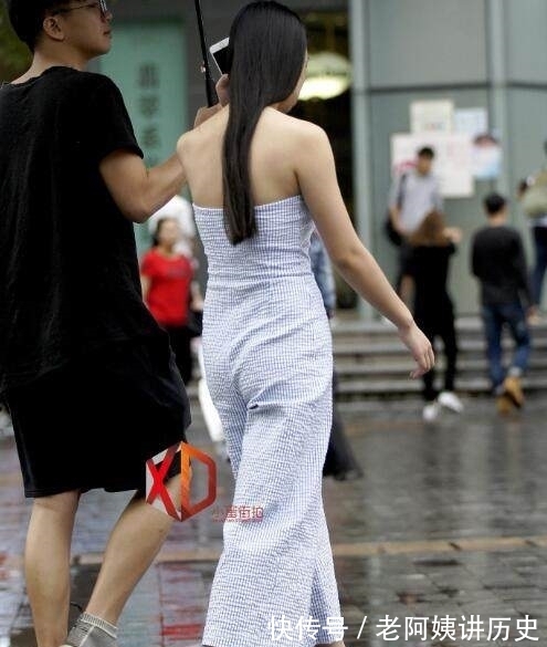 街拍|路人街拍：这样的休闲套装，很显好身材