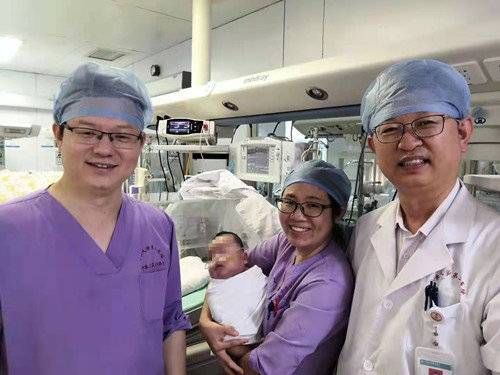 手术|齐鲁医典｜6.8斤早产儿病情危重，医生冒险做体外循环心脏手术