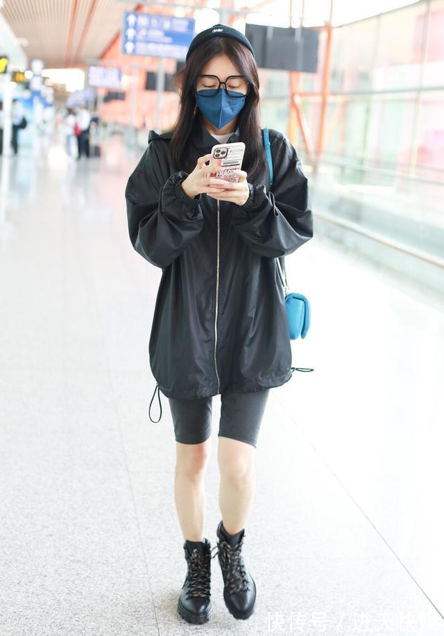 实用 长风衣已经过时了,今年流行简约防风衣,百搭有型还实用