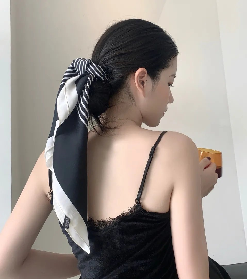 bilibili|别再披头散发了!这3个发型小技巧显嫩又高级