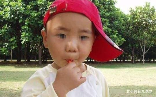 时分|儿子夸幼儿园饭菜香，每次吃两碗，妈妈看完老师，决定转学