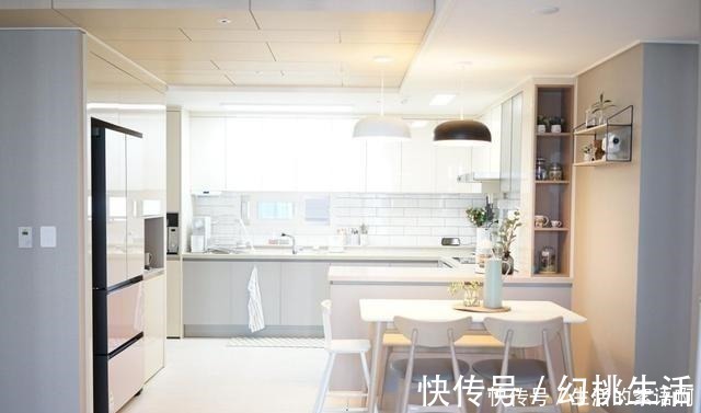 主卧室|她一家3口,住110㎡客厅坚持不买沙发,2个衣帽间!太舒服了!