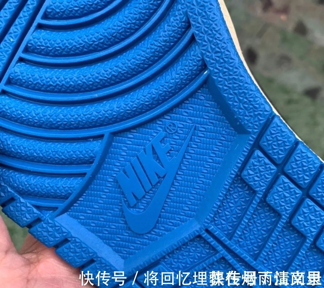 正品 藤原浩倒钩闪电aj1最强横向对比测评 中底拉邦皮料剪裁差的是正?